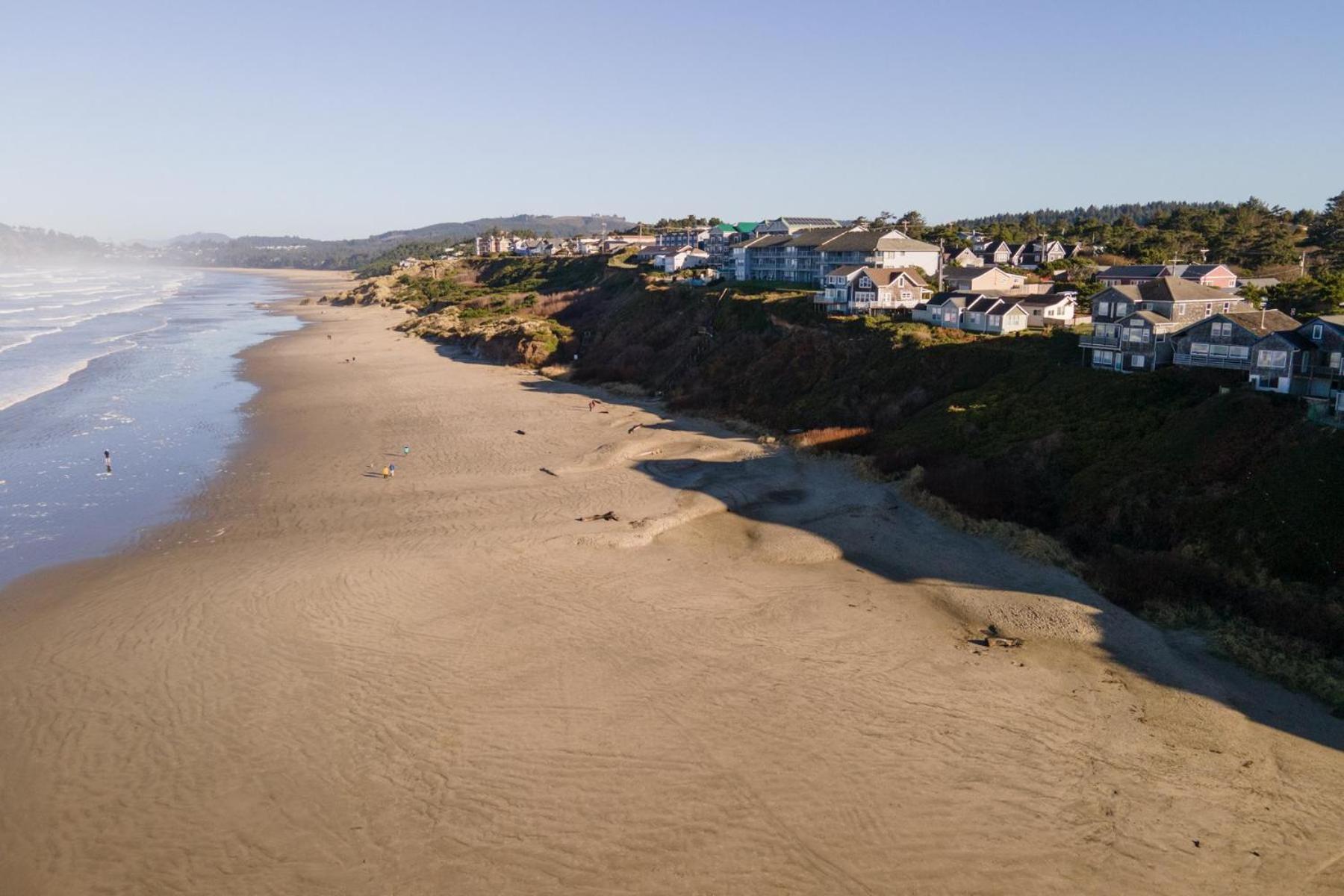 On The Beach Newport Bagian luar foto