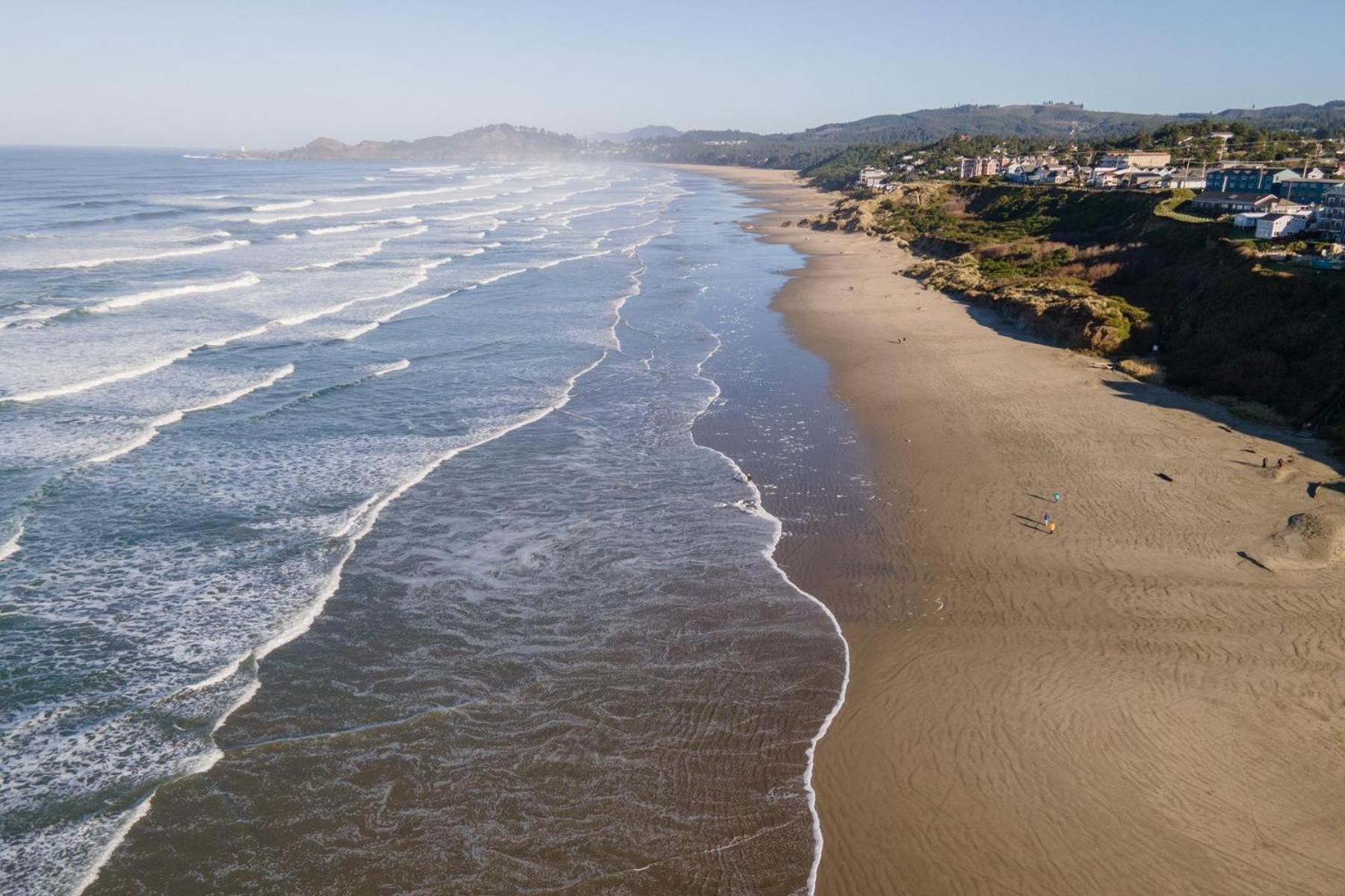 On The Beach Newport Bagian luar foto