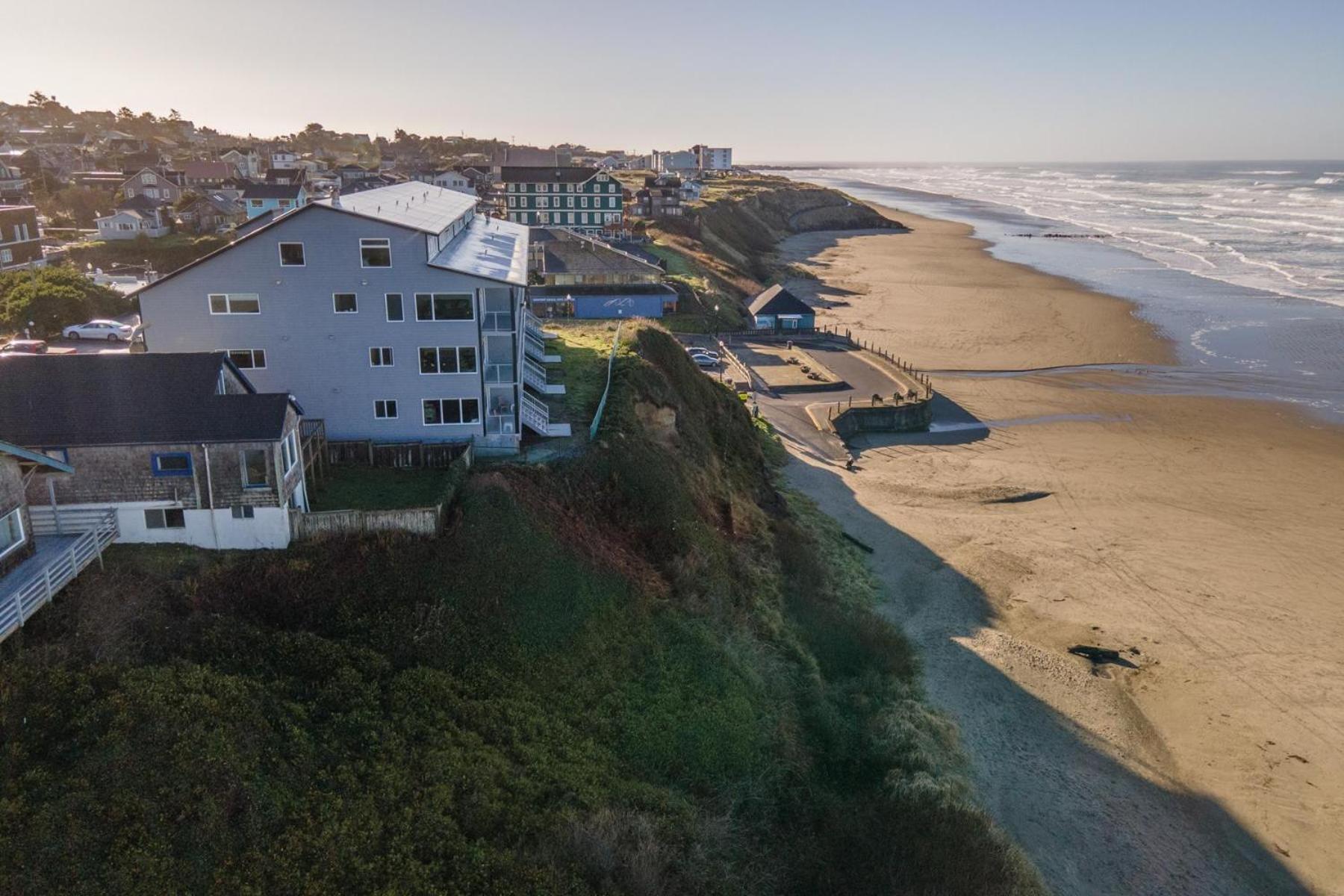 On The Beach Newport Bagian luar foto